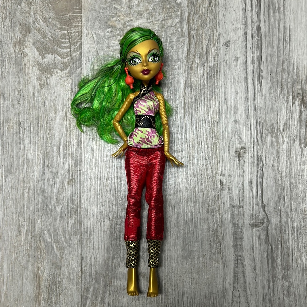 Monster High New Scaremester Jinafire Long Doll